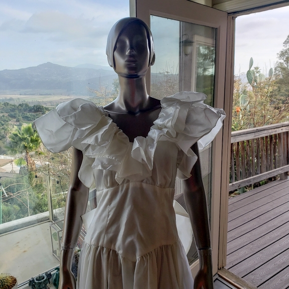 Bespoke Seamstress Made Wedding Dress - Picture 6 of 11